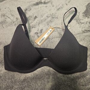 Skims Fits Everybody PLUNGE BRA Onyx Black 32C NEW